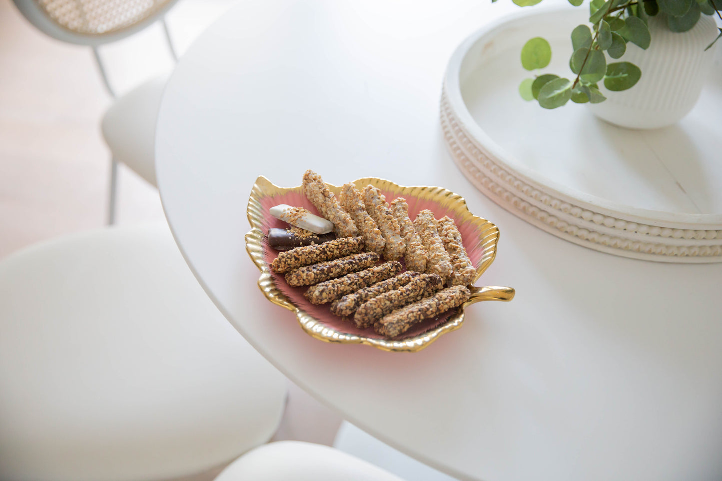 Stunning Leaf Cake Tray with Viennese Crunch